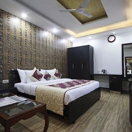 Hotel Universe Inn Νέο Δελχί Εξωτερικό φωτογραφία