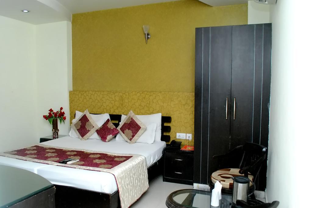 Hotel Universe Inn Νέο Δελχί Εξωτερικό φωτογραφία